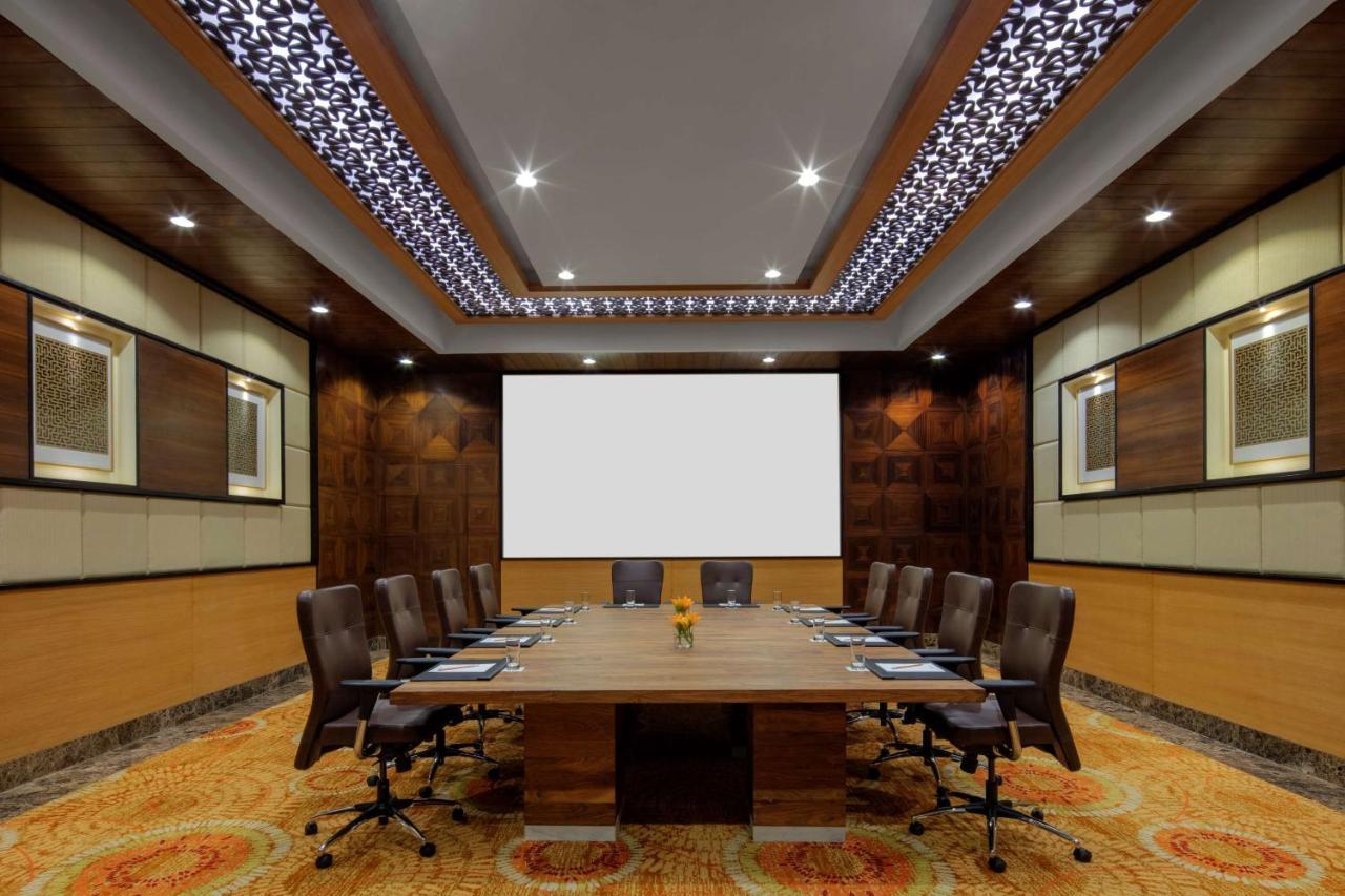 Готель Radisson Jodhpur Джодхпур Екстер'єр фото Boardroom at the Taj Bengal