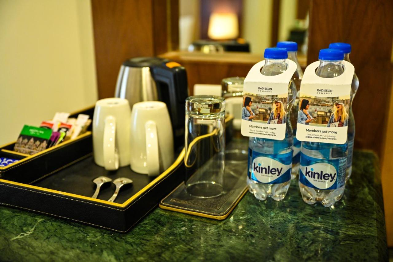 Готель Radisson Jodhpur Джодхпур Екстер'єр фото Kinley bottled water