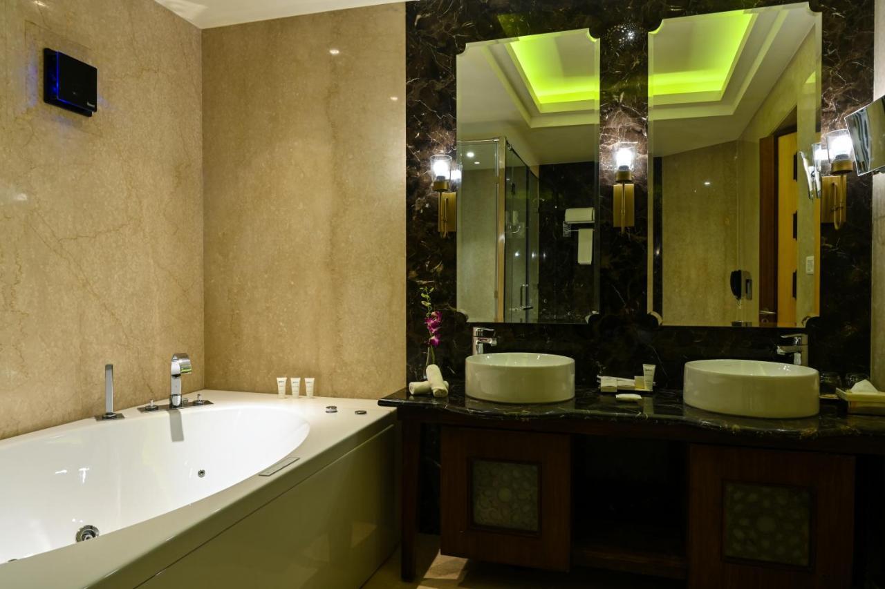 Готель Radisson Jodhpur Джодхпур Екстер'єр фото Bathroom