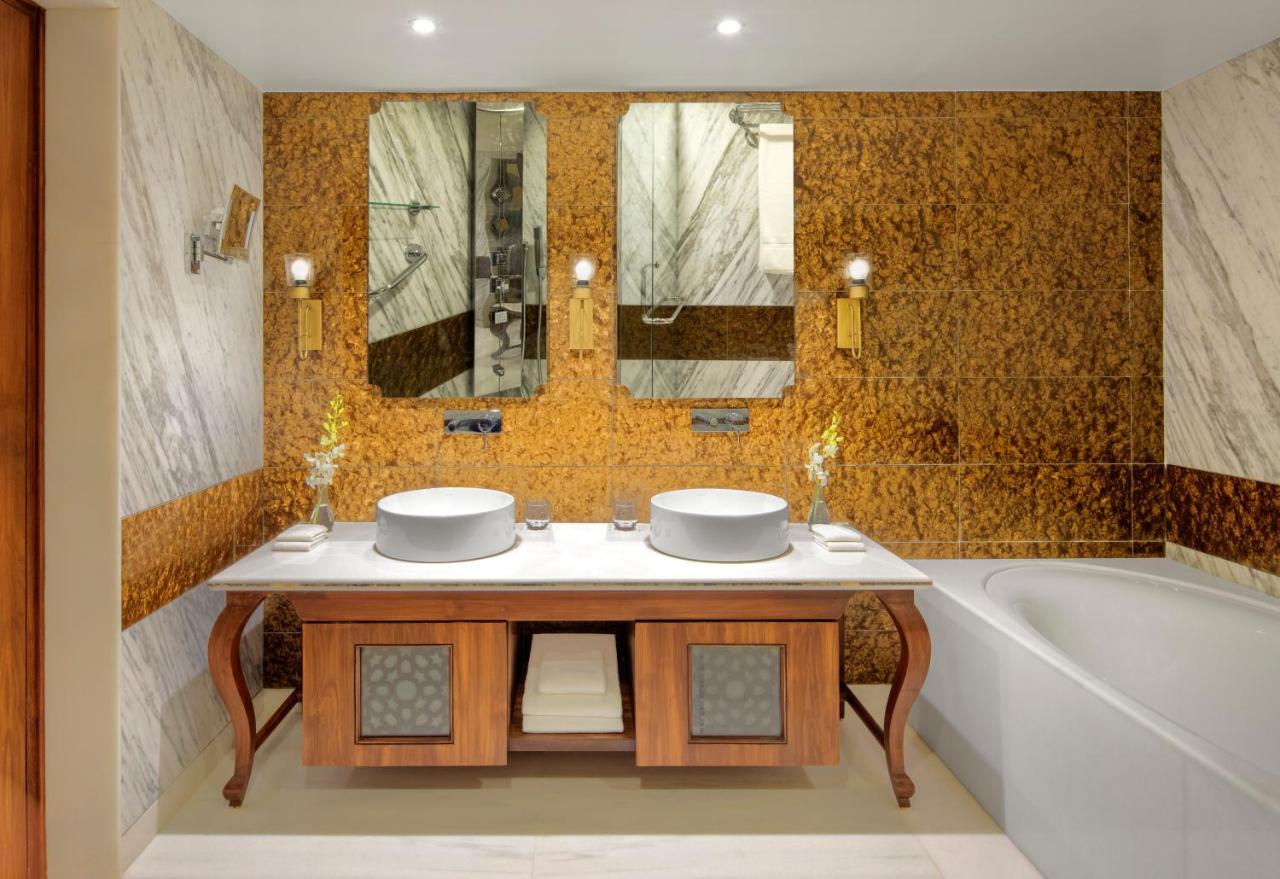 Готель Radisson Jodhpur Джодхпур Екстер'єр фото Bathroom